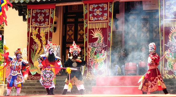 Le hát bội présenté aux amis internationaux ảnh 1 Le hát bội présenté aux amis internationaux ảnh 1