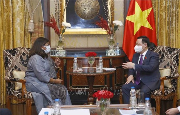 Le président de l’Assemblée nationale rencontre des dirigeants de trois grands groupes indiens ảnh 2 Le président de l’Assemblée nationale rencontre des dirigeants de trois grands groupes indiens ảnh 2