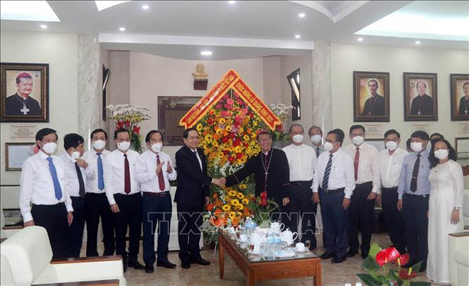 Noël : un vice-président de l’AN félicite des chrétiens à Hô Chi Minh-Ville et à Tiên Giang ảnh 2 Noël : un vice-président de l’AN félicite des chrétiens à Hô Chi Minh-Ville et à Tiên Giang ảnh 2