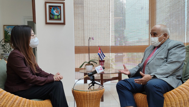 L'ambassadeur de Cuba apprécie la flexibilité du Vietnam face au COVID-19 et dans la reprise ảnh 2
