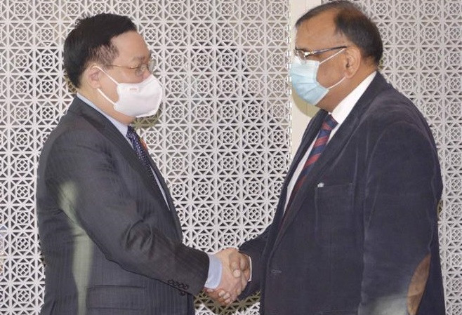 Le président de l’AN rencontre le directeur exécutif du groupe pétrolier public indien ảnh 1 Le président de l’AN rencontre le directeur exécutif du groupe pétrolier public indien ảnh 1