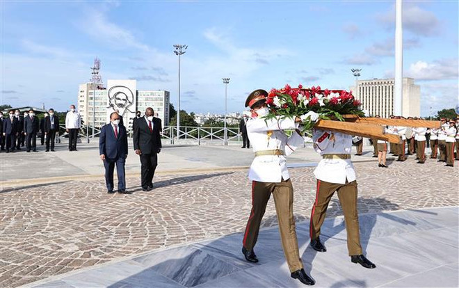 Le président Nguyen Xuan Phuc termine sa visite officielle à Cuba ảnh 5 Le président Nguyen Xuan Phuc termine sa visite officielle à Cuba ảnh 5