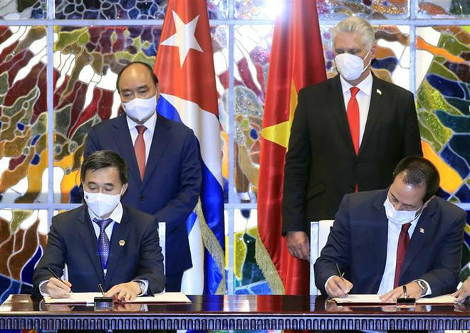 Cérémonie d'accueil en l’honneur du président Nguyen Xuan Phuc à Cuba ảnh 3 Cérémonie d'accueil en l’honneur du président Nguyen Xuan Phuc à Cuba ảnh 3