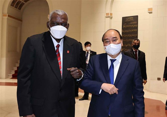Cérémonie d'accueil en l’honneur du président Nguyen Xuan Phuc à Cuba ảnh 4 Cérémonie d'accueil en l’honneur du président Nguyen Xuan Phuc à Cuba ảnh 4