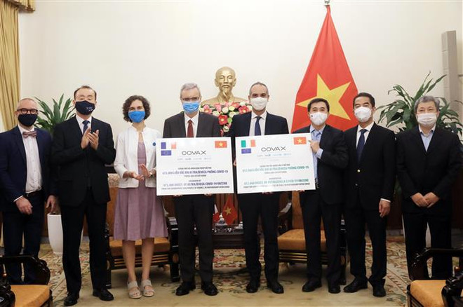 COVID-19 : La France et l’Italie font don de 1,5 million de doses de vaccin au Vietnam ảnh 1 COVID-19 : La France et l’Italie font don de 1,5 million de doses de vaccin au Vietnam ảnh 1