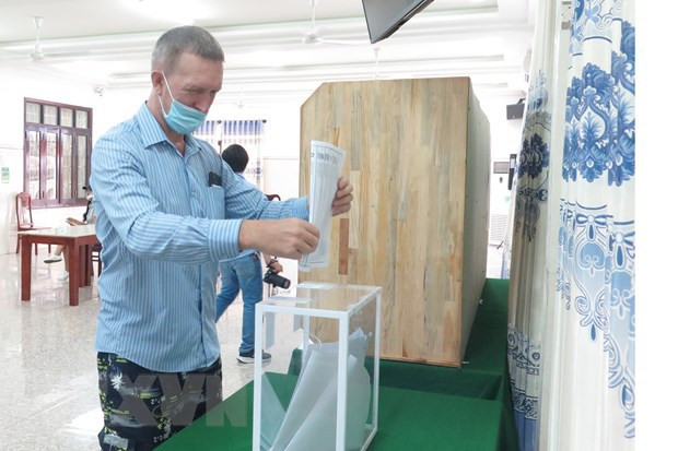 Les citoyens russes à Khanh Hoa votent aux élections législatives de la Douma ảnh 1 Les citoyens russes à Khanh Hoa votent aux élections législatives de la Douma ảnh 1