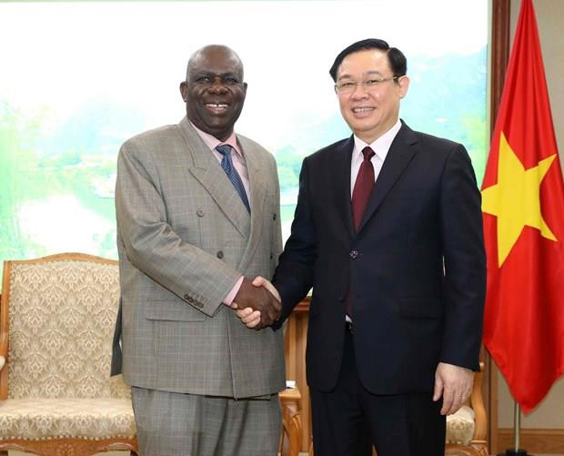 Le Vietnam resserre ses liens avec l’Afrique du Sud et le Nigeria ảnh 2 Le Vietnam resserre ses liens avec l’Afrique du Sud et le Nigeria ảnh 2