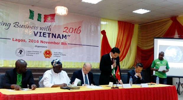 Promotion du commerce avec le Nigéria et le Ghana ảnh 1 Promotion du commerce avec le Nigéria et le Ghana ảnh 1