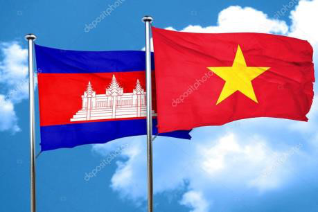 Remise d'émetteurs d'ondes radioélectriques financés par le Vietnam au Cambodge ảnh 1 Remise d'émetteurs d'ondes radioélectriques financés par le Vietnam au Cambodge ảnh 1
