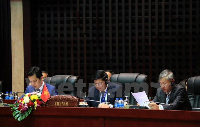 Laos: ouverture de la réunion des gouverneurs et maires des capitales de l’ASEAN ảnh 3 Laos: ouverture de la réunion des gouverneurs et maires des capitales de l’ASEAN ảnh 3