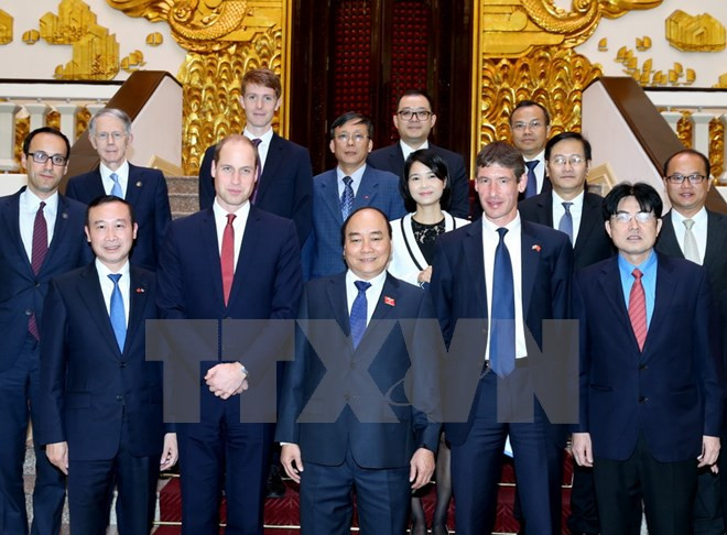 Le Premier ministre Nguyên Xuân Phuc reçoit le Duc de Cambridge ảnh 1 Le Premier ministre Nguyên Xuân Phuc reçoit le Duc de Cambridge ảnh 1