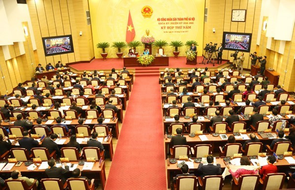 Le Conseil populaire de Hanoi adopte plusieurs questions importantes de la ville ảnh 1