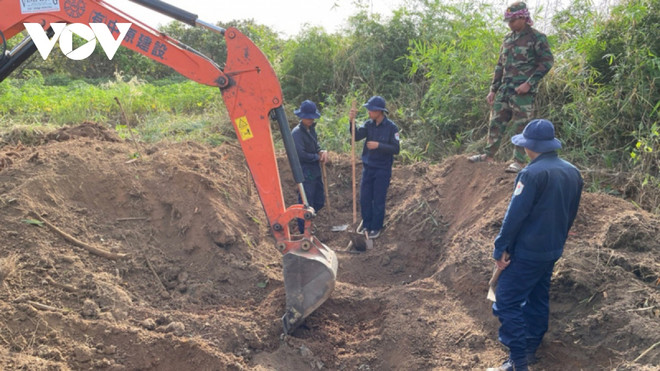 Binh Phuoc : exhumation des restes de 11 soldats volontaires vietnamiens tombés au Cambodge ảnh 1 Binh Phuoc : exhumation des restes de 11 soldats volontaires vietnamiens tombés au Cambodge ảnh 1