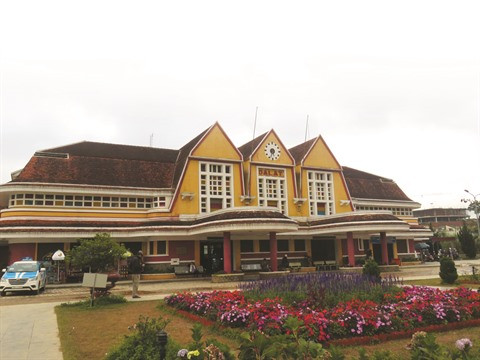 Le tourisme va bon train dans la gare la plus ancienne du Vietnam ảnh 1 Le tourisme va bon train dans la gare la plus ancienne du Vietnam ảnh 1