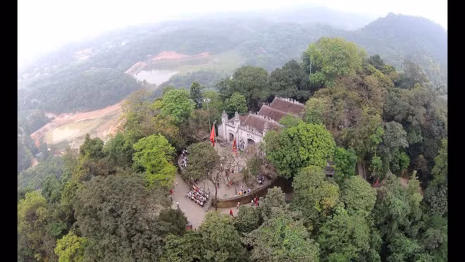 Les temples des rois Hùng fondateurs du pays ảnh 1