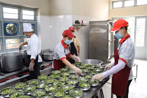 Assurer la sécurité alimentaire dans les écoles ảnh 1