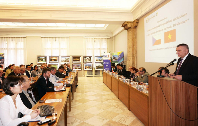 Les médias tchèques soulignent l'importance des relations économiques avec le Vietnam ảnh 1 Les médias tchèques soulignent l'importance des relations économiques avec le Vietnam ảnh 1