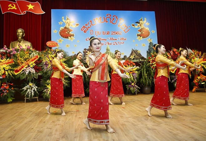 L’ambassade du Laos célèbre le Boun Pimay au cœur de Hanoi ảnh 1 L’ambassade du Laos célèbre le Boun Pimay au cœur de Hanoi ảnh 1