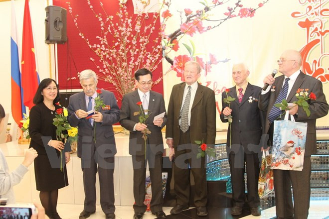 Les Vietnamiens à l'étranger accueillent le Têt traditionnel du Singe ảnh 2 Les Vietnamiens à l'étranger accueillent le Têt traditionnel du Singe ảnh 2