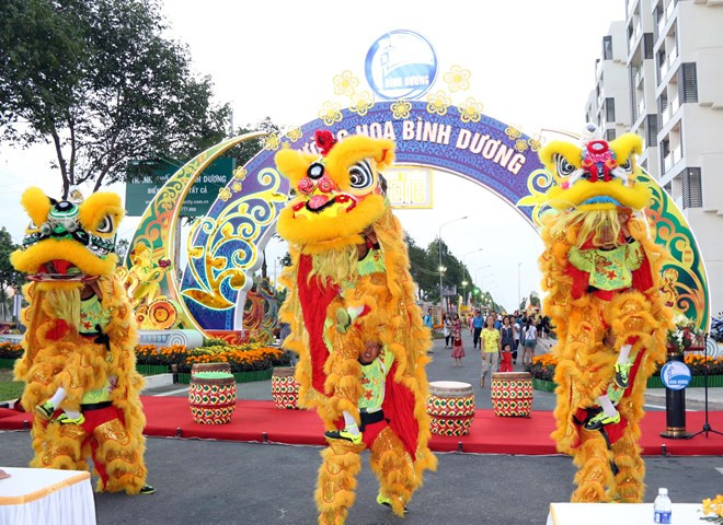 Diverses activités culturelles en l'honneur du Têt dans le pays ảnh 1 Diverses activités culturelles en l'honneur du Têt dans le pays ảnh 1