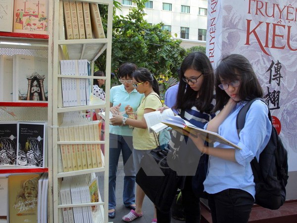 Têt : Ho Chi Minh-Ville inaugure la rue florale et celle des livres ảnh 2 Têt : Ho Chi Minh-Ville inaugure la rue florale et celle des livres ảnh 2