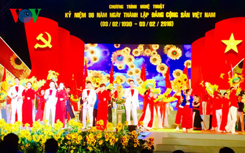 Activités en l’honneur de l’anniversaire du PCV, du printemps et du Têt ảnh 1