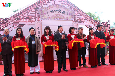 Ouverture de ​la fête de la calligraphie pour le Têt 2016 ảnh 1