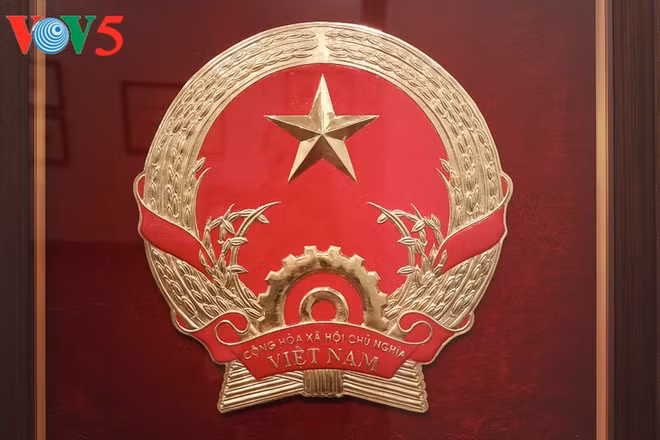 Bùi Trang Chuoc, le créateur de l’emblème national ảnh 2