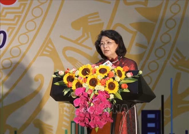La vice-présidente Dang Thi Ngoc Thinh encourage les mouvements d'émulation à Lang Son ảnh 1