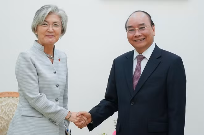 Le PM reçoit la ministre des Affaires étrangères de la République de Corée ảnh 1