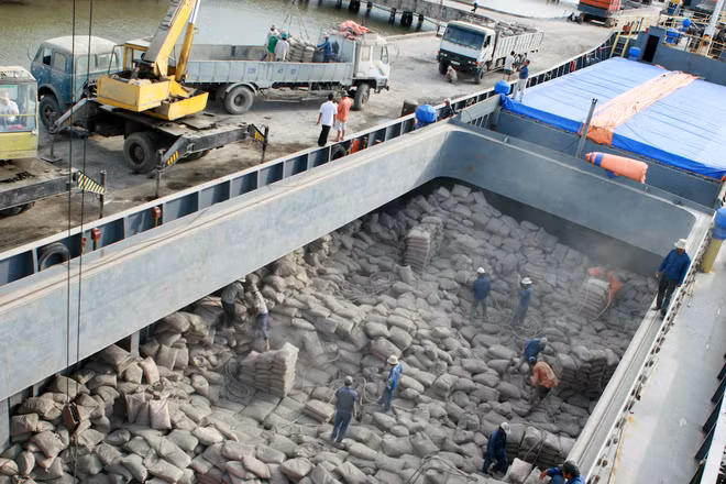  Huit mois: Les exportations de ciment augmentent en volume et en valeur ảnh 1