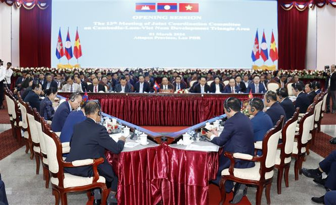 Renforcement de la coopération du Triangle de développement Cambodge-Laos-Vietnam ảnh 1