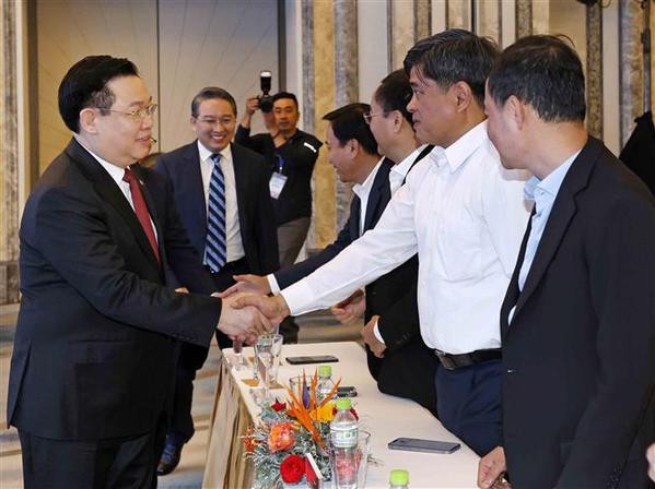 Le président de l'AN assiste à l'annonce de la nouvelle planification de la zone urbaine de Cam Lam ảnh 1 Le président de l'AN assiste à l'annonce de la nouvelle planification de la zone urbaine de Cam Lam ảnh 1