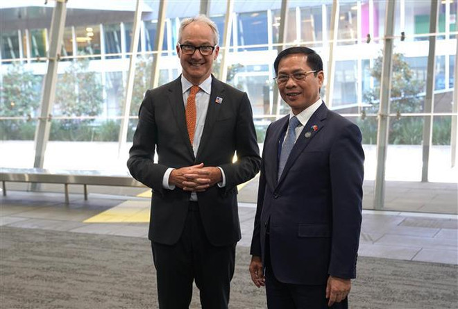 Le ministre des AE Bui Thanh Son rencontre des responsables australiens à Melbourne ảnh 2