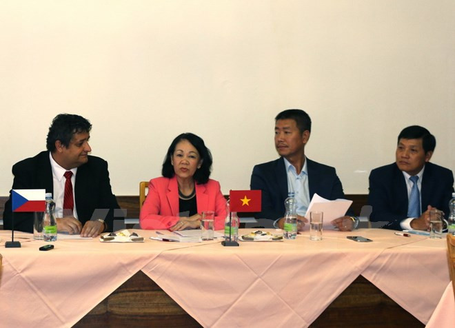 Une délégation du PCV en visite de travail en République tchèque ảnh 1 Une délégation du PCV en visite de travail en République tchèque ảnh 1