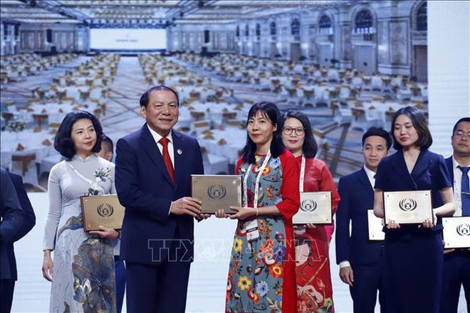 Le Vietnam gagne des prix du tourisme de l'ASEAN ảnh 1