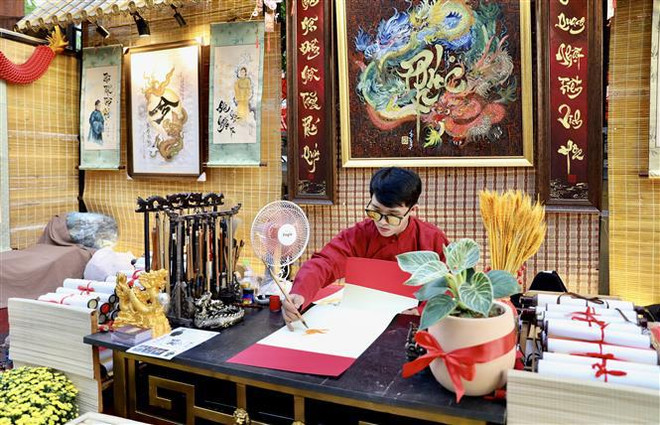 Ouverture de la fête du Têt Viêt de l’Année du Dragon 2024 à Hô Chi Minh-Ville ảnh 1