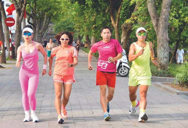 La marche, un sport simple et bénéfique ảnh 1