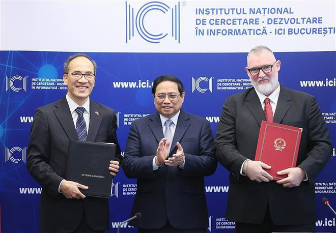 Le PM Pham Minh Chinh visite l'Institut national de recherche et de développement en informatique en Roumanie ảnh 1 Le PM Pham Minh Chinh visite l'Institut national de recherche et de développement en informatique en Roumanie ảnh 1
