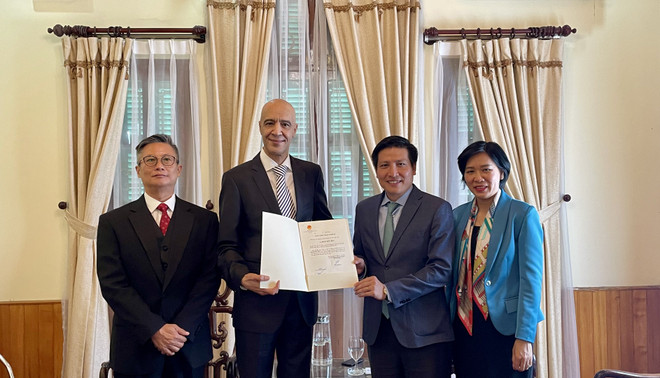 L’ambassadeur du Maroc salue les mesures efficaces du Vietnam dans la lutte contre le Covid-19 ảnh 2 L’ambassadeur du Maroc salue les mesures efficaces du Vietnam dans la lutte contre le Covid-19 ảnh 2