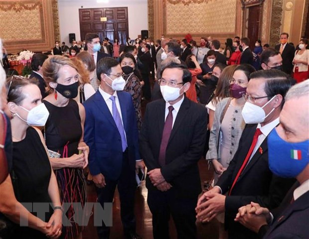 Hô Chi Minh-Ville promeut ses relations avec ses partenaires étrangers ảnh 2 Hô Chi Minh-Ville promeut ses relations avec ses partenaires étrangers ảnh 2