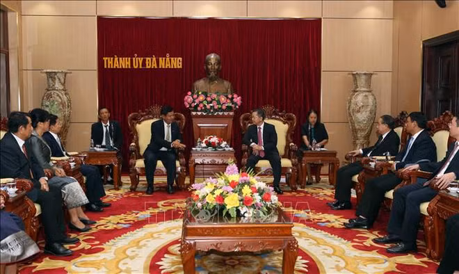 Une délégation de la Cour populaire suprême du Laos à Da Nang ảnh 1