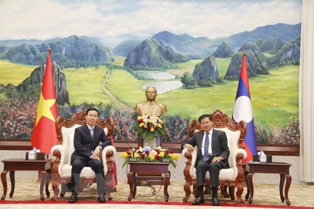 Une délégation vietnamienne de haut niveau reçue par les dirigeants du Laos ảnh 1 Une délégation vietnamienne de haut niveau reçue par les dirigeants du Laos ảnh 1
