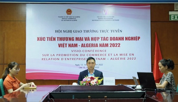 Visio-conférence sur la promotion du commerce et la mise en relation d'entreprises Vietnam-Algérie ảnh 1