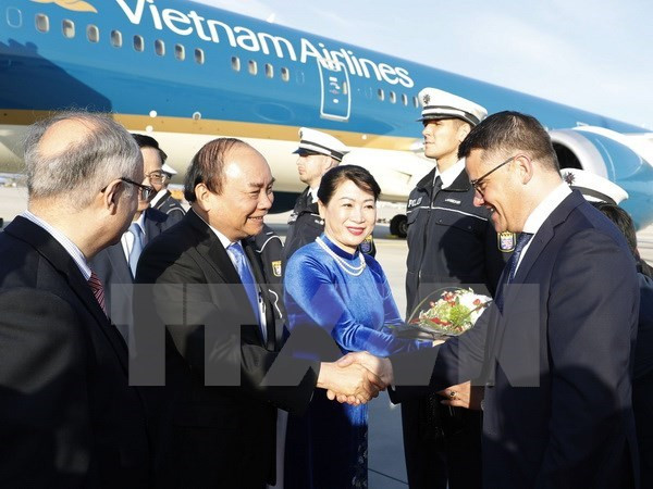 Le PM Nguyen Xuan Phuc arrive à Francfort pour sa visite en Allemagne et le Sommet du G20 ảnh 1 Le PM Nguyen Xuan Phuc arrive à Francfort pour sa visite en Allemagne et le Sommet du G20 ảnh 1