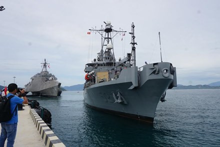 Huitième échange entre la Marine vietnamienne et américaine ảnh 2 Huitième échange entre la Marine vietnamienne et américaine ảnh 2