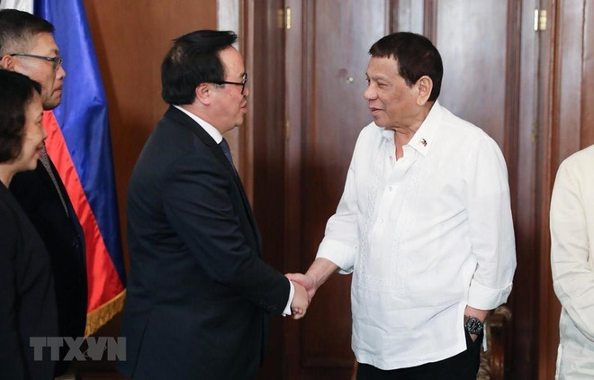 Une délégation du Parti en visite officielle aux Philippines ảnh 1