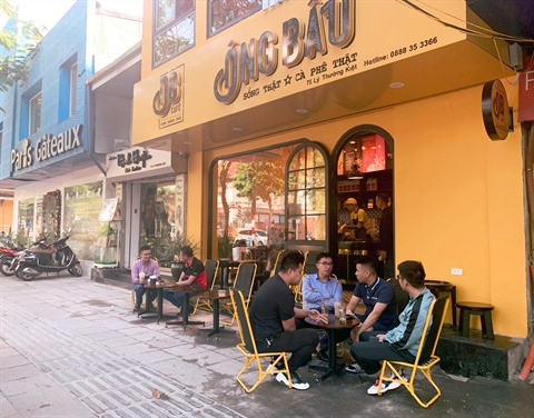 Les cafés de rue, trait culturel très hanoïen ảnh 1 Les cafés de rue, trait culturel très hanoïen ảnh 1