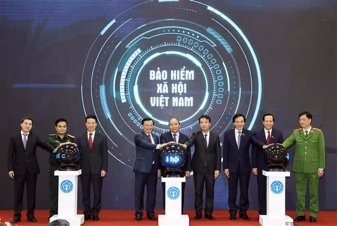 Assurance sociale : le PM assiste au lancement de l’application VssID ảnh 1 Assurance sociale : le PM assiste au lancement de l’application VssID ảnh 1