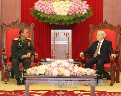 Pour dynamiser les relations de coopération entre les deux armées Vietnam-Laos ảnh 1 Pour dynamiser les relations de coopération entre les deux armées Vietnam-Laos ảnh 1
